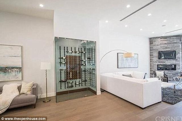 Ariel Winter ubiera się jak Kim Kardashian, mieszka jak Kylie Jenner