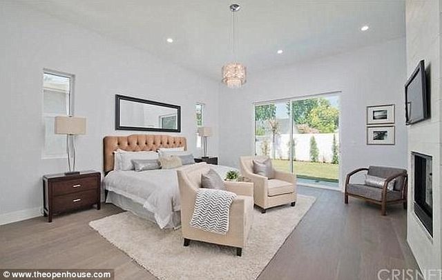 Ariel Winter ubiera się jak Kim Kardashian, mieszka jak Kylie Jenner