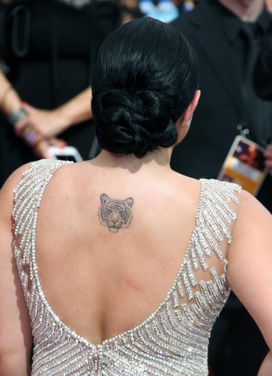 Czy Ariel Winter wzięła przykład z Kim Kardashian szykując się na Emmy? (FOTO)