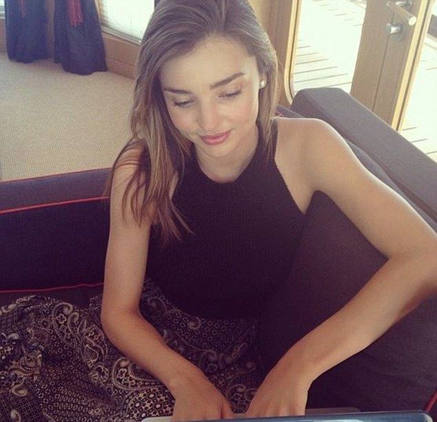 Tak wygląda chłopak Mirandy Kerr?! (FOTO)