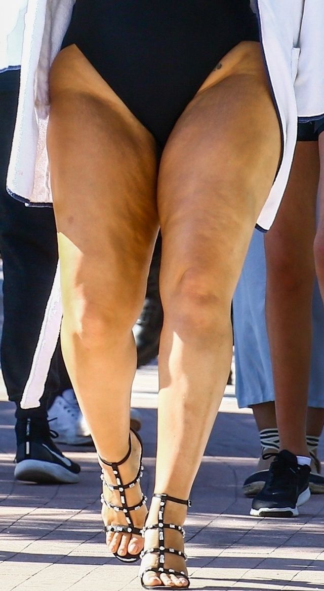 Gwiazda z taką figurą? (ZDJĘCIA) Gwiazda z taką figurą? (ZDJĘCIA)