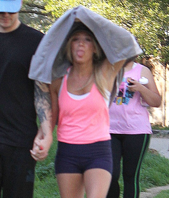 Ashley Tisdale walentynki spędziła na wspinaczce Ashley Tisdale walentynki spędziła na wspinaczce