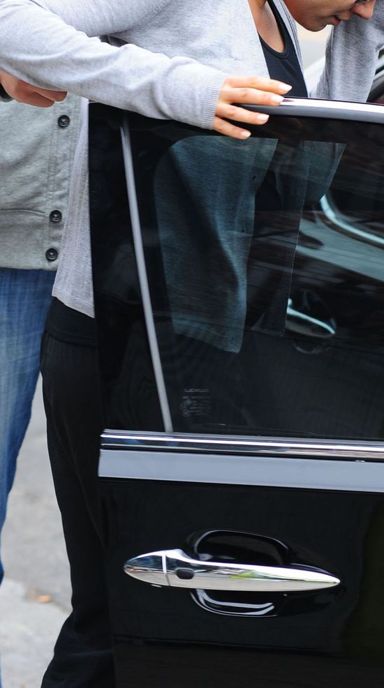 Mila Kunis bardzo chciała uniknąć paparazzi (FOTO)