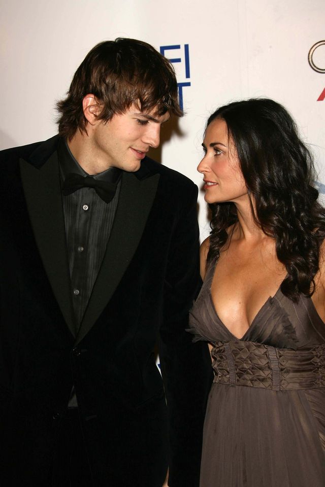 Dorosła Demi Moore NAMIĘTNIE całuje… 15 letniego chłopca! (VIDEO) Dorosła Demi Moore NAMIĘTNIE całuje… 15 letniego chłopca! (VIDEO)