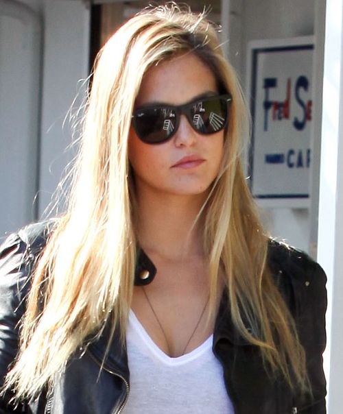 Bar Refaeli: Jestem dumna ze swego brzucha! (FOTO)