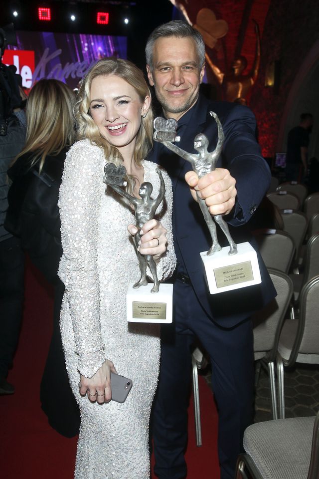 Kurdej-Szatan rozpięła bluzkę, internauci: Dla popularności to i cycek pokaże