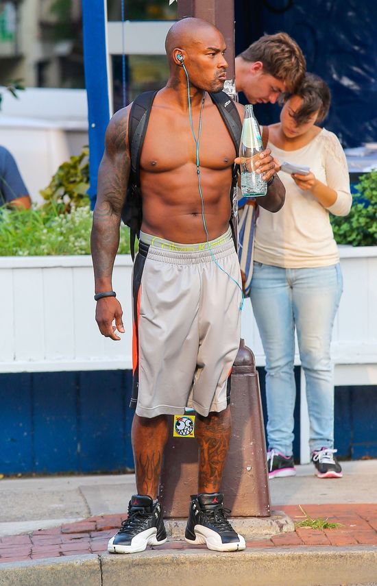 Tyson Beckford pręży klatę (FOTO)