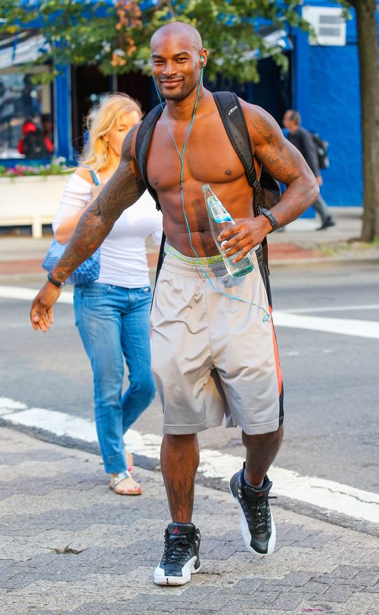 Tyson Beckford pręży klatę (FOTO)