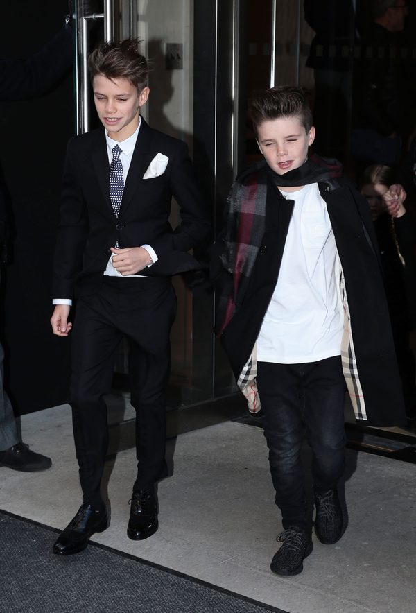 Rodzina Beckhamów na pokazie kolekcji Victorii (FOTO)