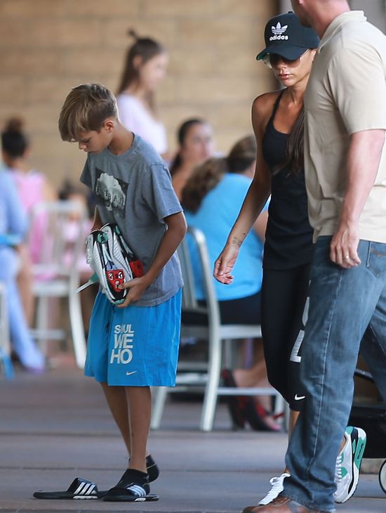 Beckhamowie i Ramsey'owie na wspólnym wypadzie (FOTO) Beckhamowie i Ramsey'owie na wspólnym wypadzie (FOTO)