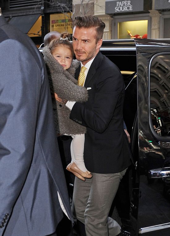 Rodzina Victorii Beckham wspiera ją podczas NYFW (FOTO)