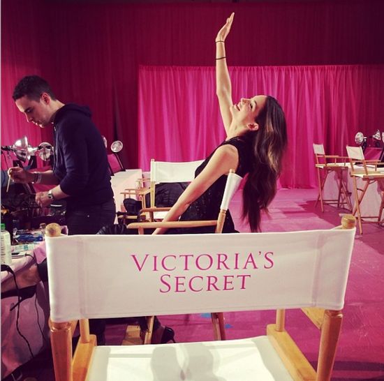 Aniołki Victoria's Secret przygotowują się do pokazu (FOTO)