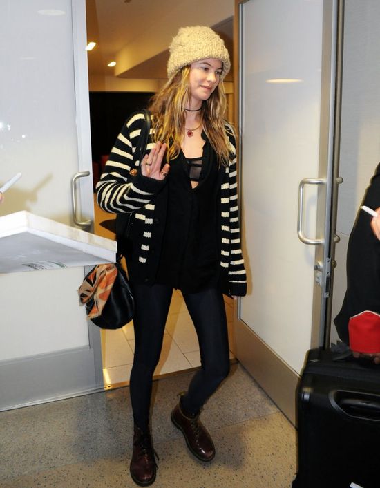 Kiedy Behati Prinsloo zmyje makijaż... (FOTO)