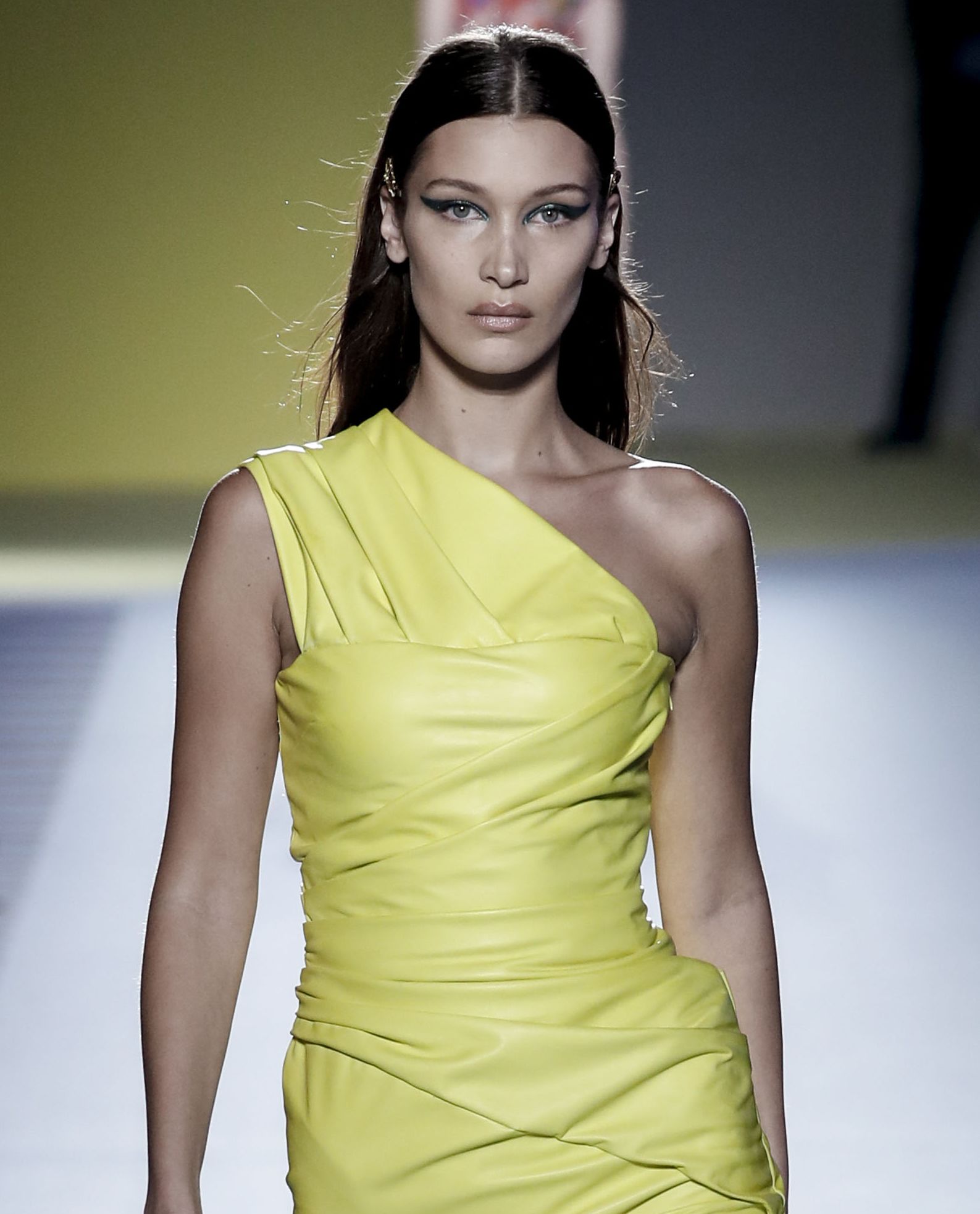 Wiemy, co je Bella Hadid, by mieć świetną figurę 