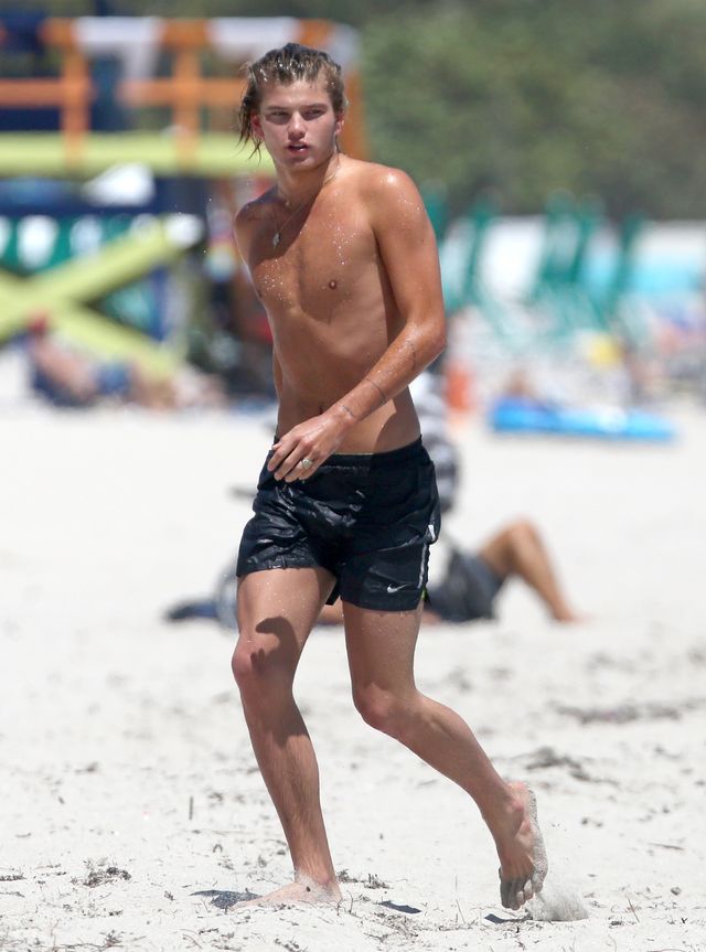 Fajniejszy od The Weeknd? Bella Hadid znalazła lepsze ciacho! (ZDJĘCIA) Fajniejszy od The Weeknd? Bella Hadid znalazła lepsze ciacho! (ZDJĘCIA)