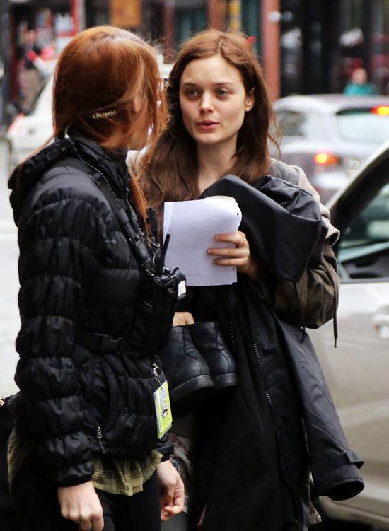 Bella Heathcote - to jej nienawidzą Kendall i Cara? (FOTO)