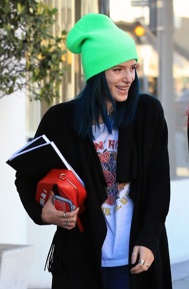 Przefarbowała wlosy na turkus - pasują do niej? (FOTO)