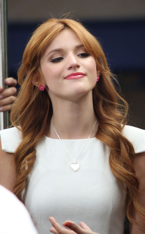 Piękna(?) Bella Thorne (FOTO)
