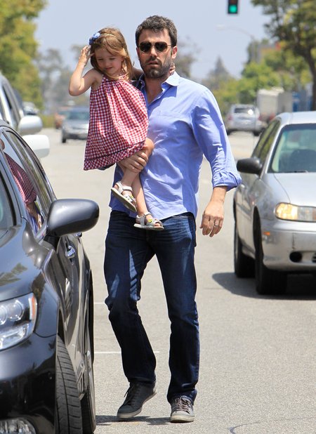 Ben Affleck - seksowny tatuś (FOTO)