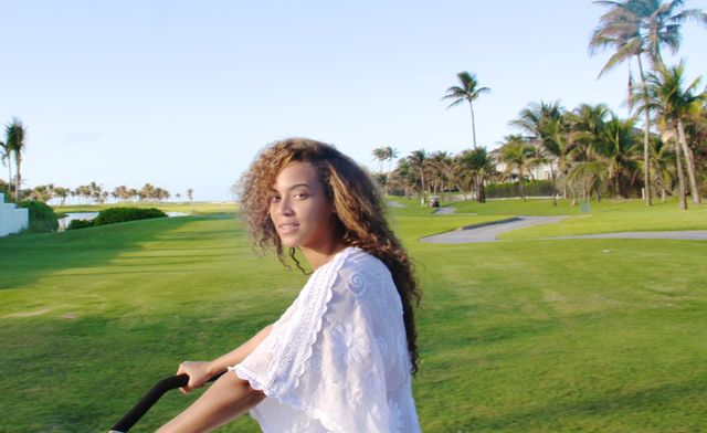 Beyonce i Blue Ivy na wakacjach  (FOTO)