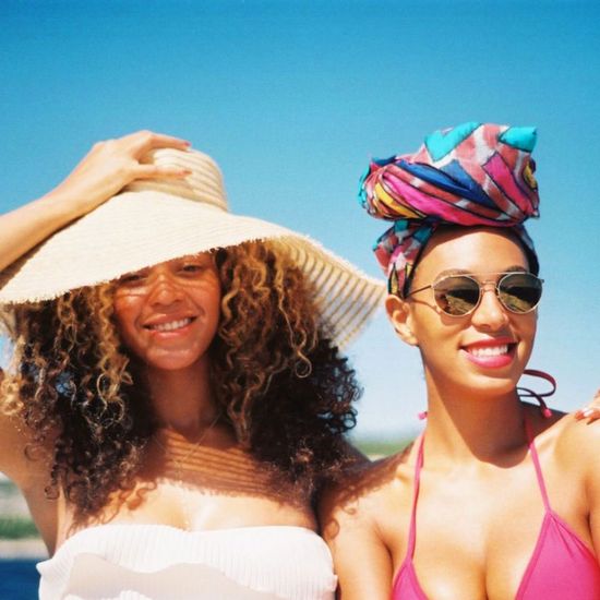 Beyonce z siostrą i mężem na wspólnym obiadku (FOTO)