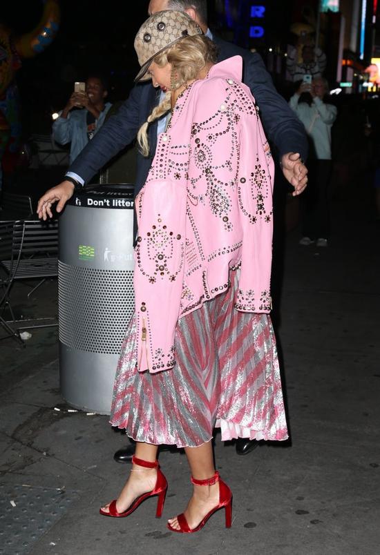 Beyonce jak kiczowata LALKA BARBIE (FOTO) Beyonce jak kiczowata LALKA BARBIE (FOTO)