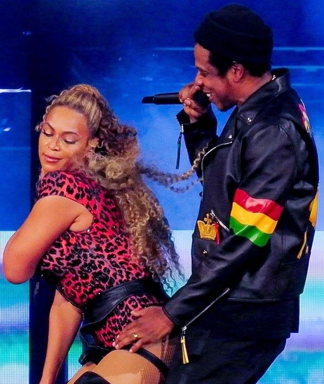 Beyonce NAGA w łóżku z mężem (ZDJĘCIA)