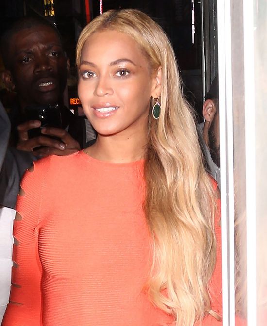 Poznacie ją po nogach? (FOTO)