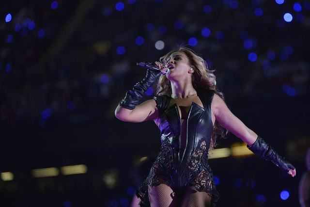 Występ Beyonce na finale Super Bowl (FOTO)