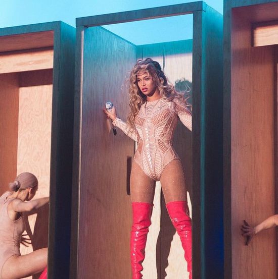 Co robił Jay Z, gdy Beyonce dawała koncert? (FOTO)