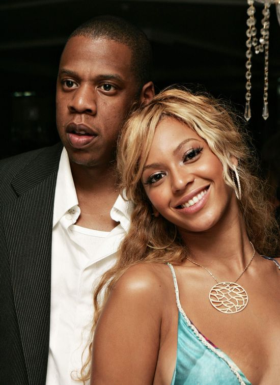 Beyonce i Jay Z CAŁUJĄ SIĘ po wyjściu ze spinnigu!