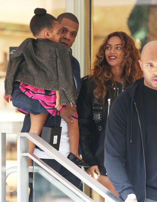 Jay Z i Beyonce SKAKALI SOBIE DO GARDEŁ podczas wiztyty w podstawowce Jay Z i Beyonce SKAKALI SOBIE DO GARDEŁ podczas wiztyty w podstawowce