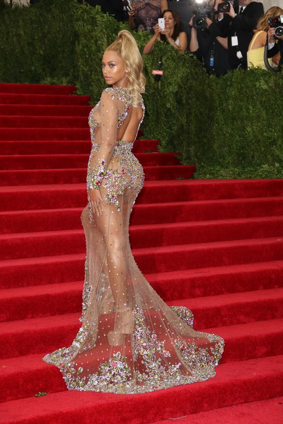  Beyonce sporo przytyła albo jest w ciąży (VIDEO)