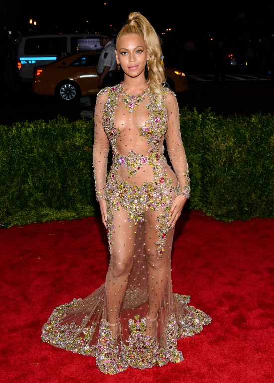 Holly Holm znieważyła Beyonce i zbladła