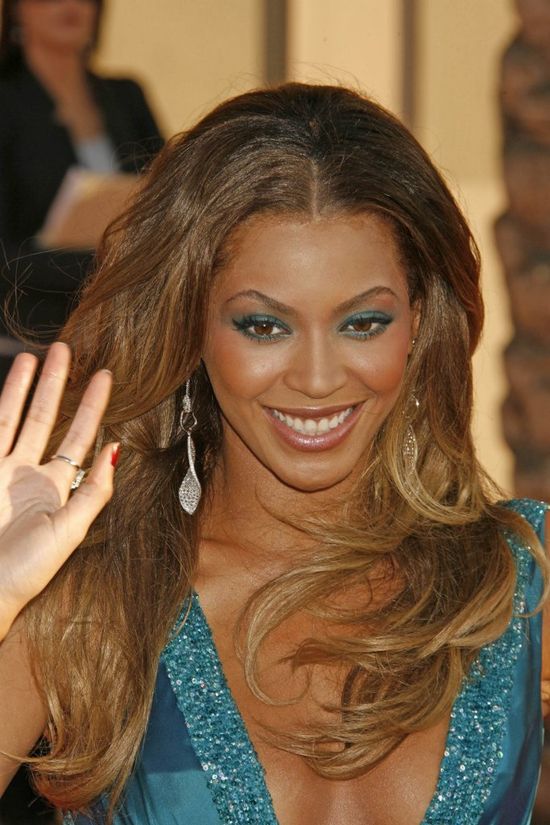 Internauci do Beyonce: Wybieliłaś skórę!