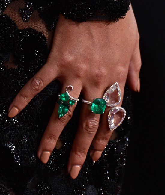 Beyonce dodała sobie kilogramów kreacją (FOTO)