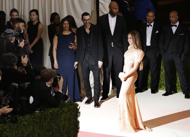 Skandal! Beyonce SAMA na gali MET! (FOTO)