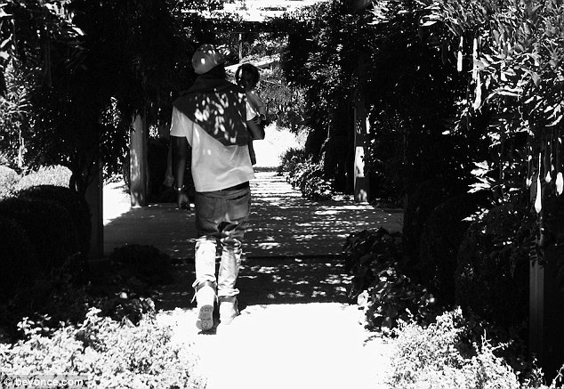 Beyonce dzieli się nowymi zdjęciami małej Blue Ivy (FOTO)