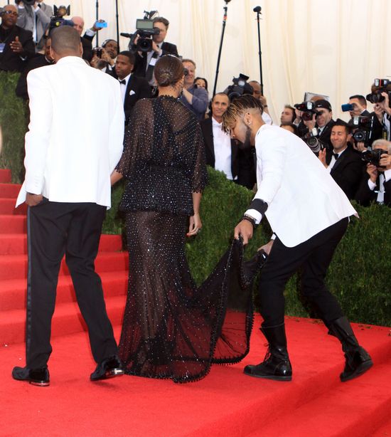 Beyonce już zbiera pochwały za kreację z gali MET! (FOTO) Beyonce już zbiera pochwały za kreację z gali MET! (FOTO)