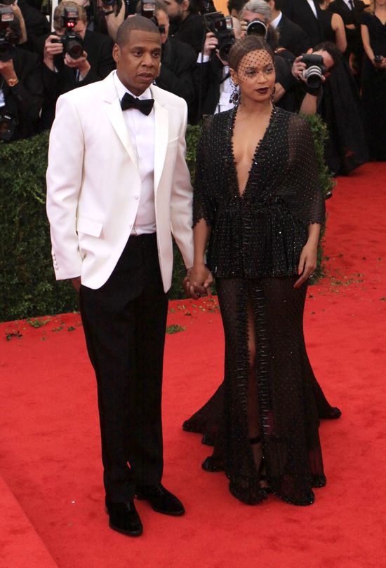 Siostra Beyonce RZUCIŁA SIĘ z pięściami na Jaya Z! (VIDEO) Siostra Beyonce RZUCIŁA SIĘ z pięściami na Jaya Z! (VIDEO)