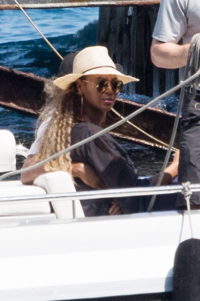 Beyonce też nosi spanxy (VIDEO) Beyonce też nosi spanxy (VIDEO)