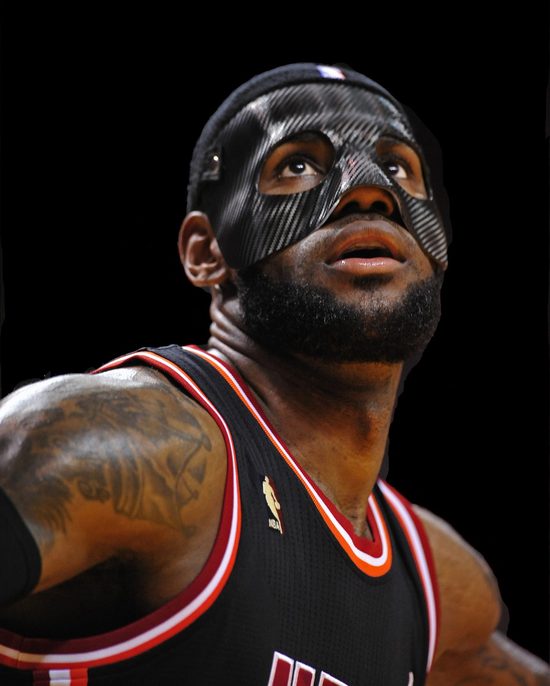 Ale afera! Beyonce pożera wzrokiem LeBrona Jamesa [VIDEO]