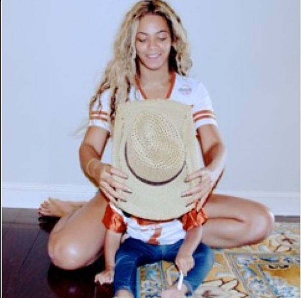 Beyonce chwali się zgrabnym ciałem (FOTO)