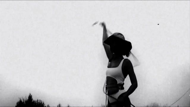 Kanye West w remixie Beyonce rapuje o seksie z Kim (VIDEO)