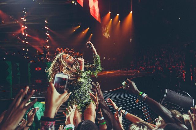 Fan Beyonce zemdlał z wrażenia na jej koncercie (VIDEO)