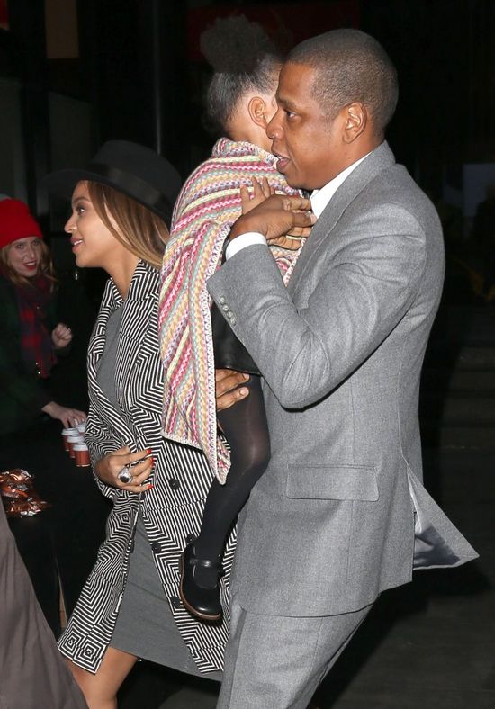 Beyonce i Jay Z zabrali córeczkę do kina (FOTO)