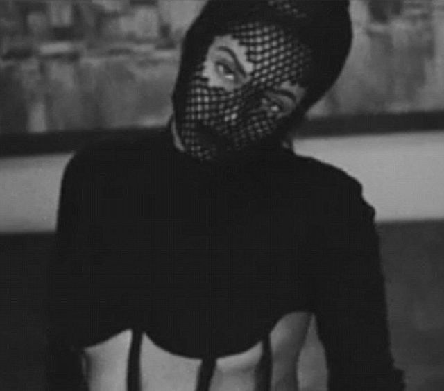 Beyonce i Jay Z skąpani w gorących pocałunkach (VIDEO)