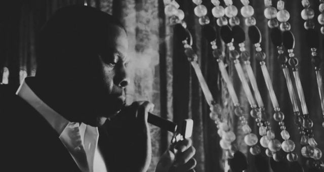 Beyonce i Jay Z skąpani w gorących pocałunkach (VIDEO)