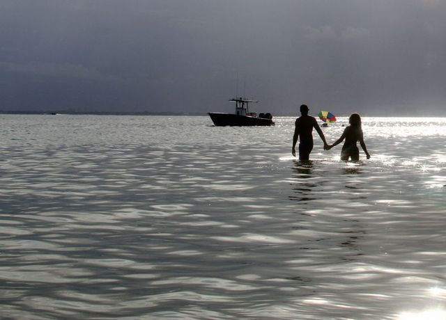 Co powiecie na Beyonce w bikini i bez makijażu (FOTO)
