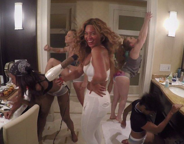 Mnóstwo pośladków w najnowszym teledysku Beyonce (VIDEO)